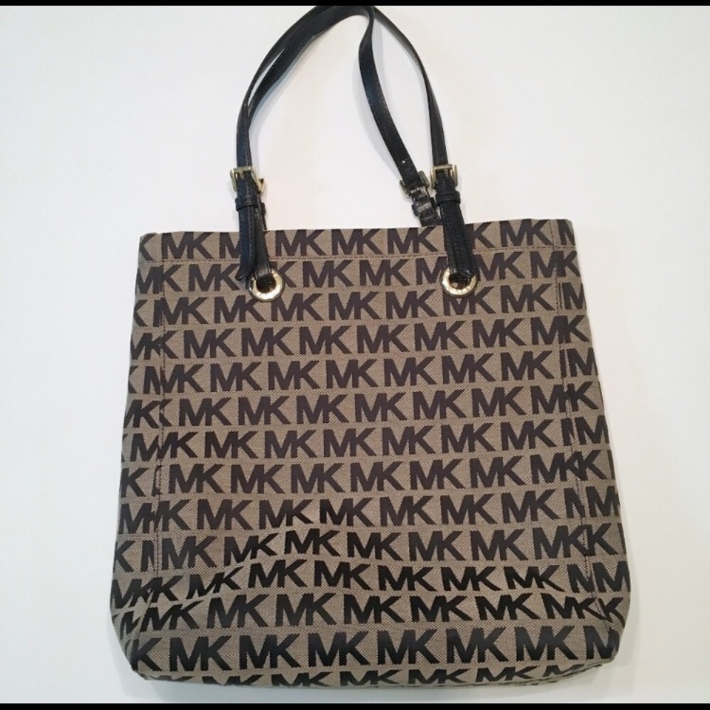Michael Kors Signature Canvas Tote Bag. Black/Tan Gem